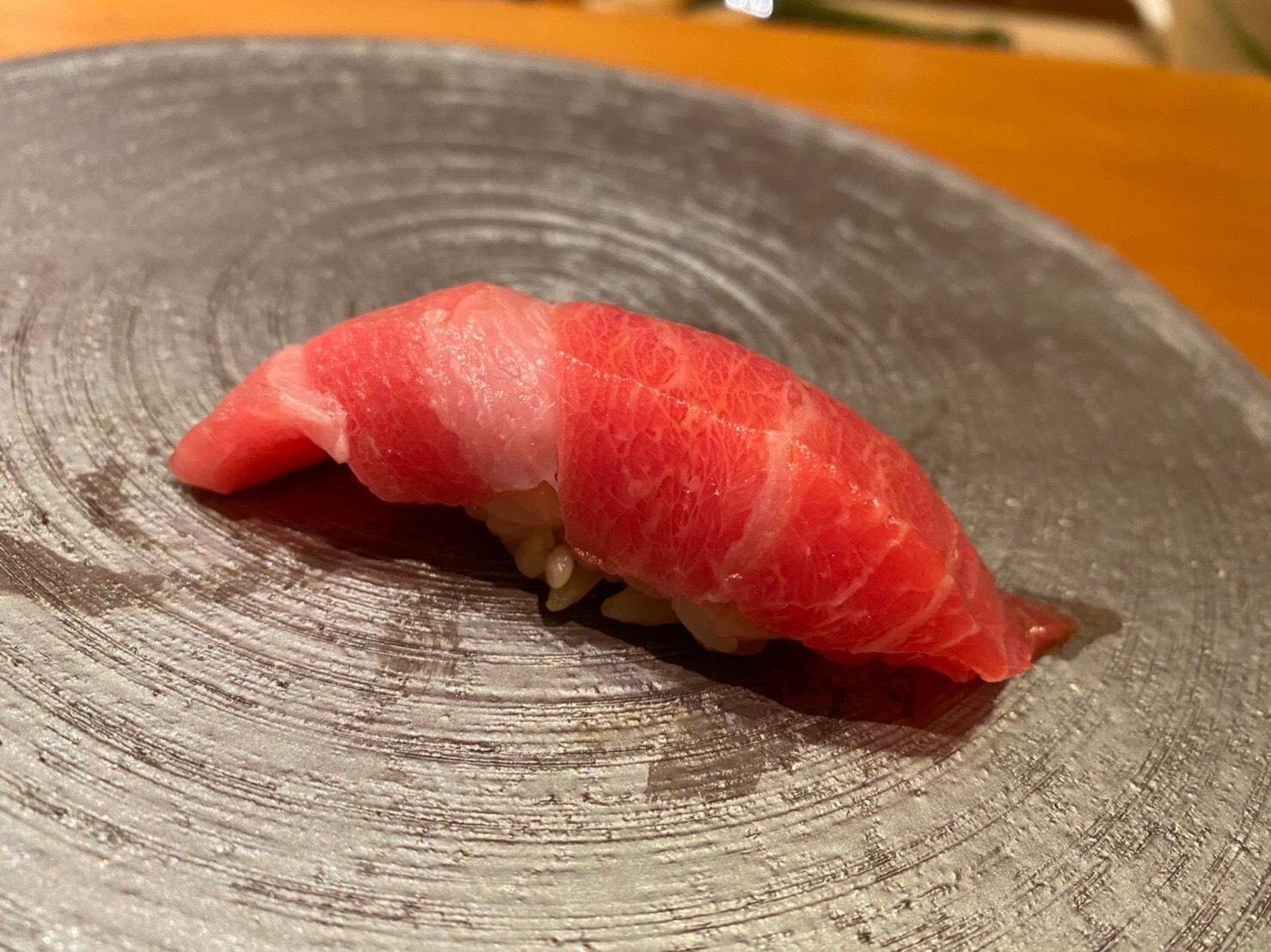 2種類のシャリで本格的な寿司を提供｡