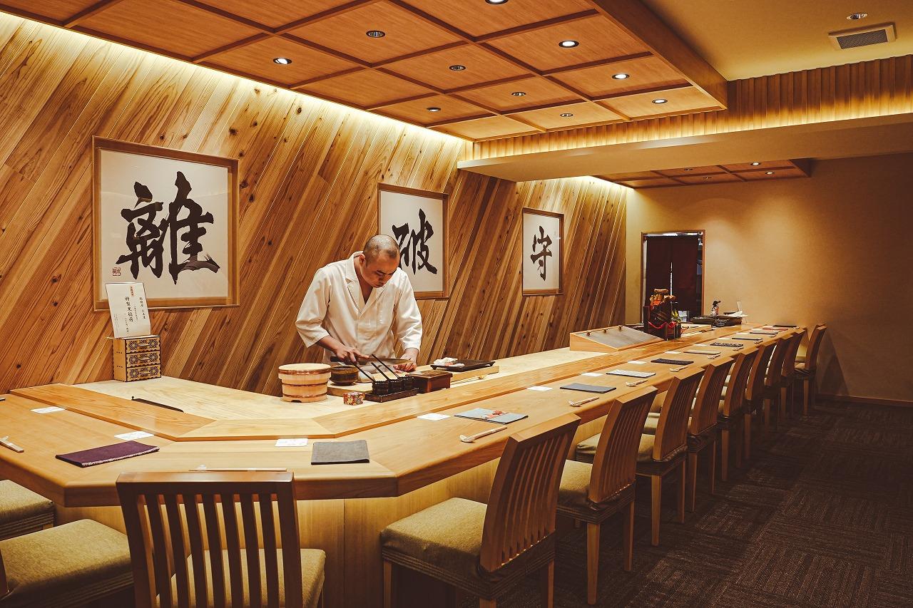 【沖縄・那覇市】江戸前鮨店の職人、調理スタッフの求人です。※手厚い家賃補助　本人負担1万円★